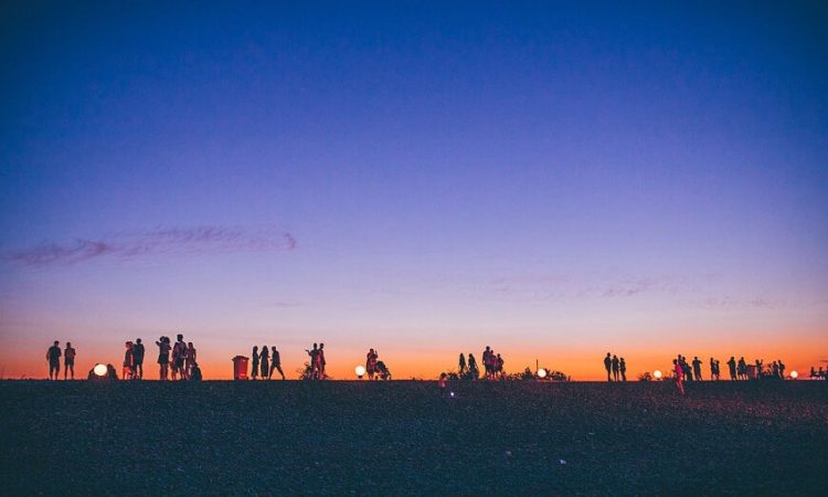 People on horizon