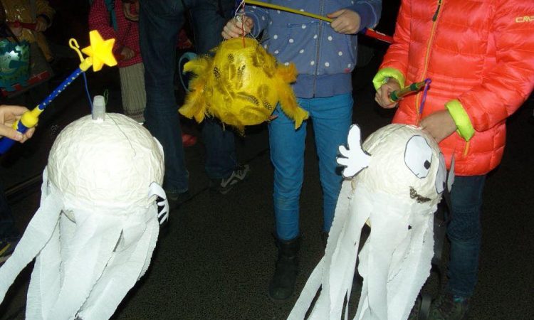 Lanterns and children