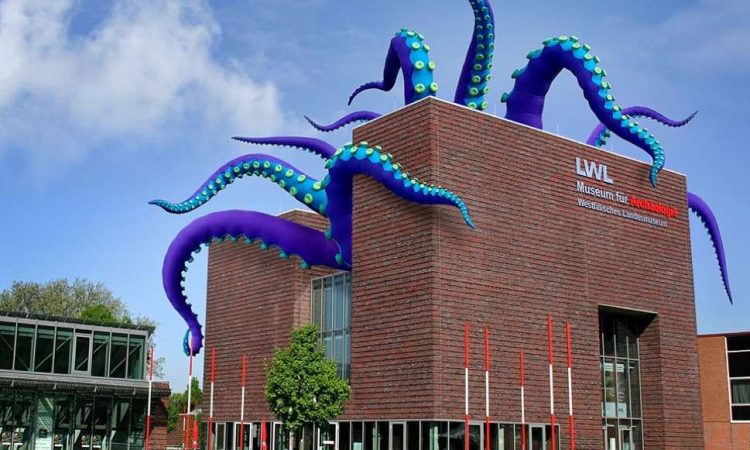 Building with tentacles